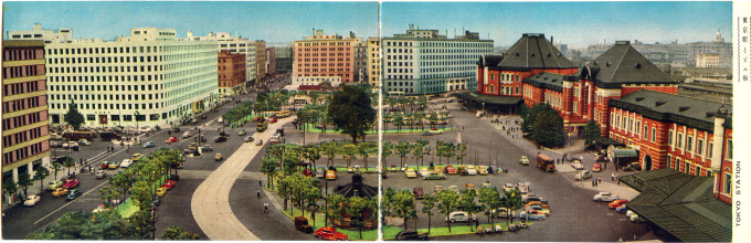 Panorama of Tokyo Station and the station plaza, c. 1955. To the left are the Marunouchi and Shin Marunouchi buildings.